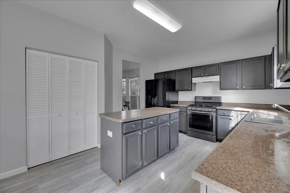 Photo of 974 Audubon Lane