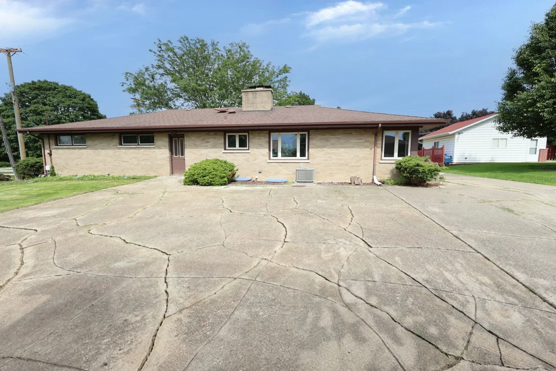 Photo of 1601 BARTHELONE Street