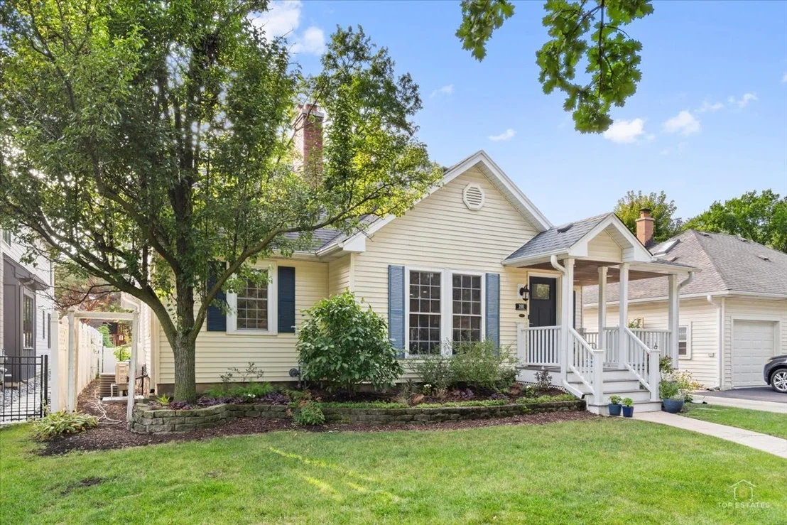 Photo of 208 N Willow Road