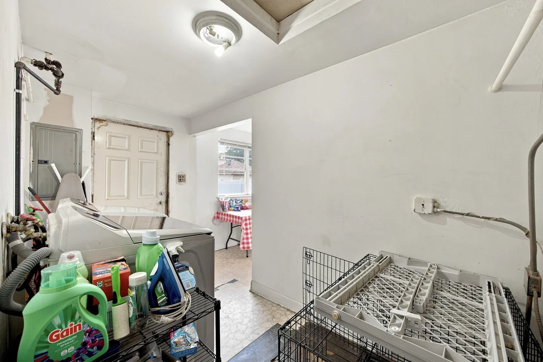 Photo of 2121 S 14th Avenue