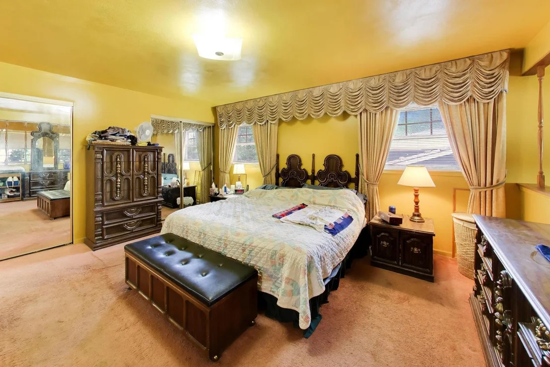 Photo of 1014 E Crabtree Drive