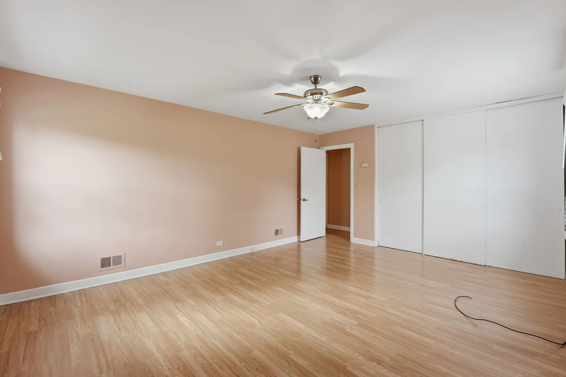 Photo of 306 W Lonnquist Boulevard