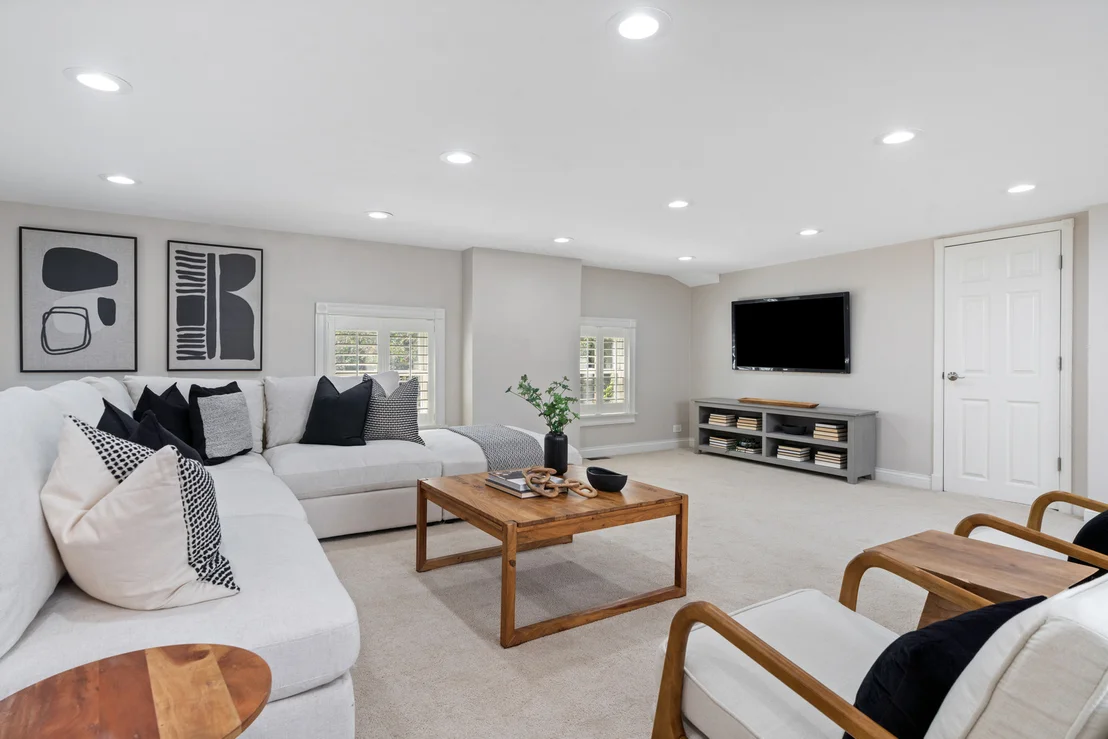 Photo of 119 W Delaware Place