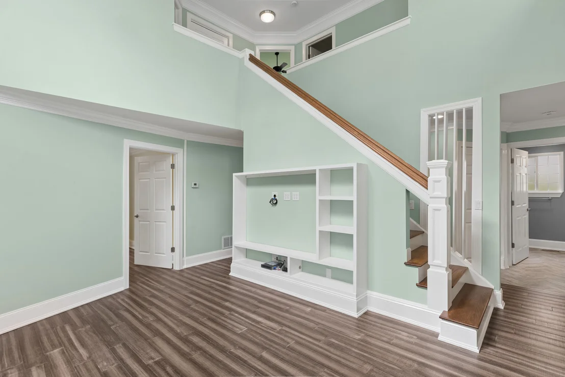 Photo of 955 Blackburn Drive