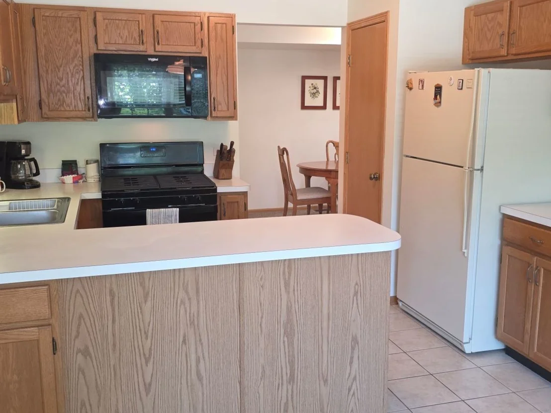 Photo of 19860 LAKEVIEW Way