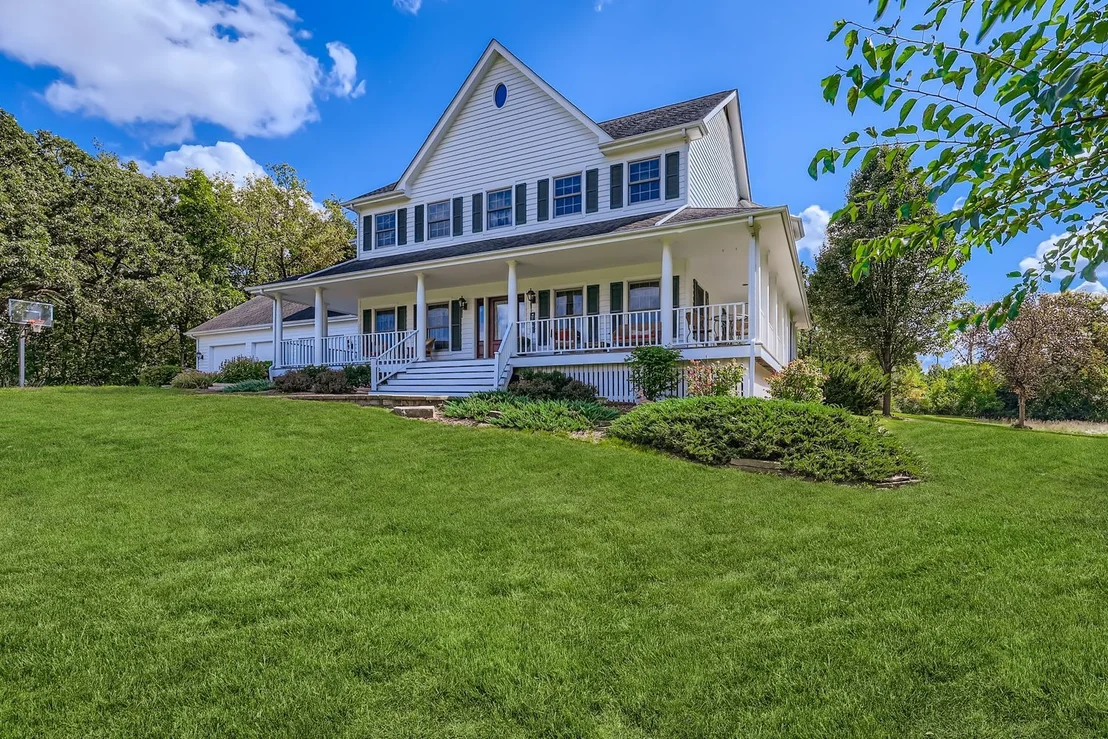 Photo of 13N441 Coombs Road