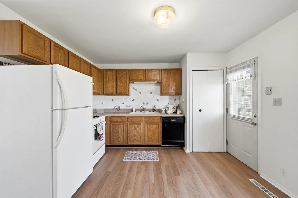 Photo of 910 Meadow Lane