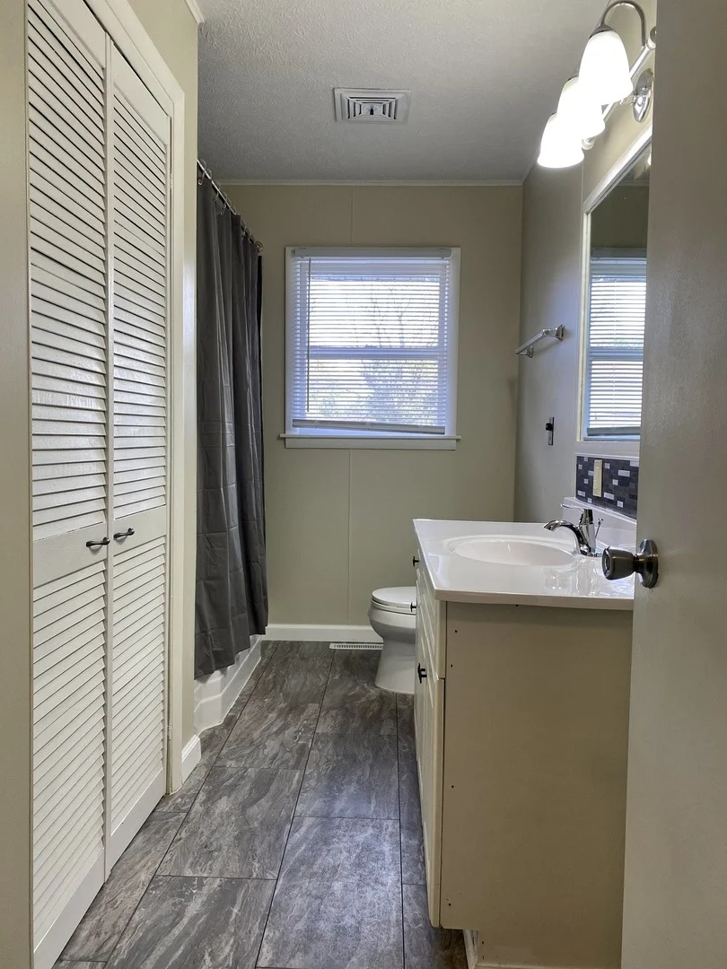 Photo of 301 W Main Street