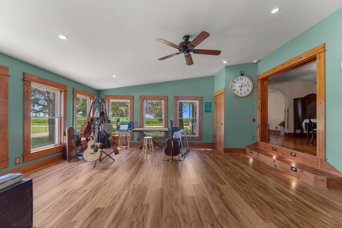 Photo of 1392 RED BRICK Road