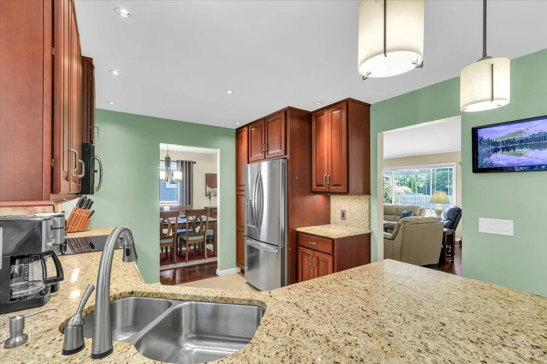 Photo of 613 Crestview Drive