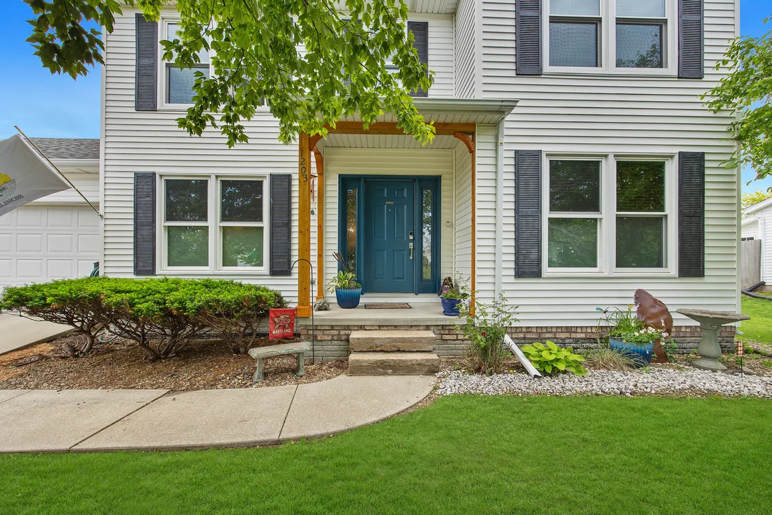 Photo of 1203 Royal Pointe Drive