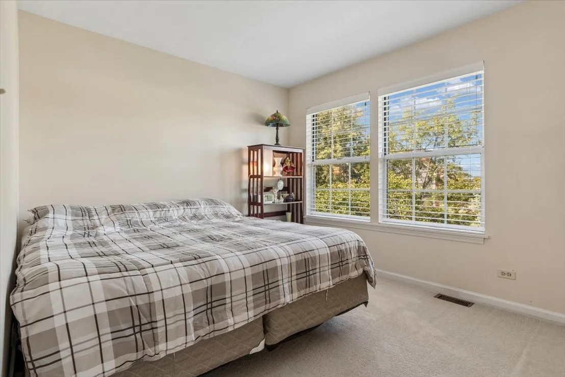 Photo of 925 Brompton Circle