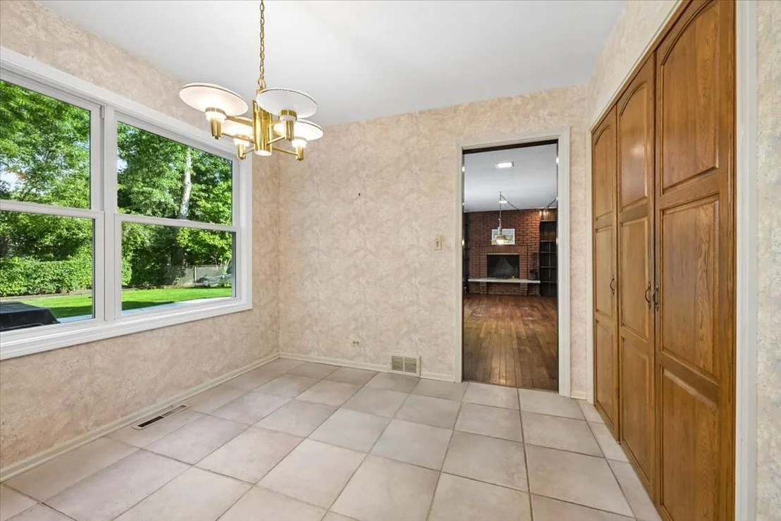 Photo of 937 Sutton Drive