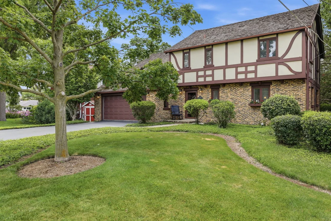Photo of 534 E Forest Avenue