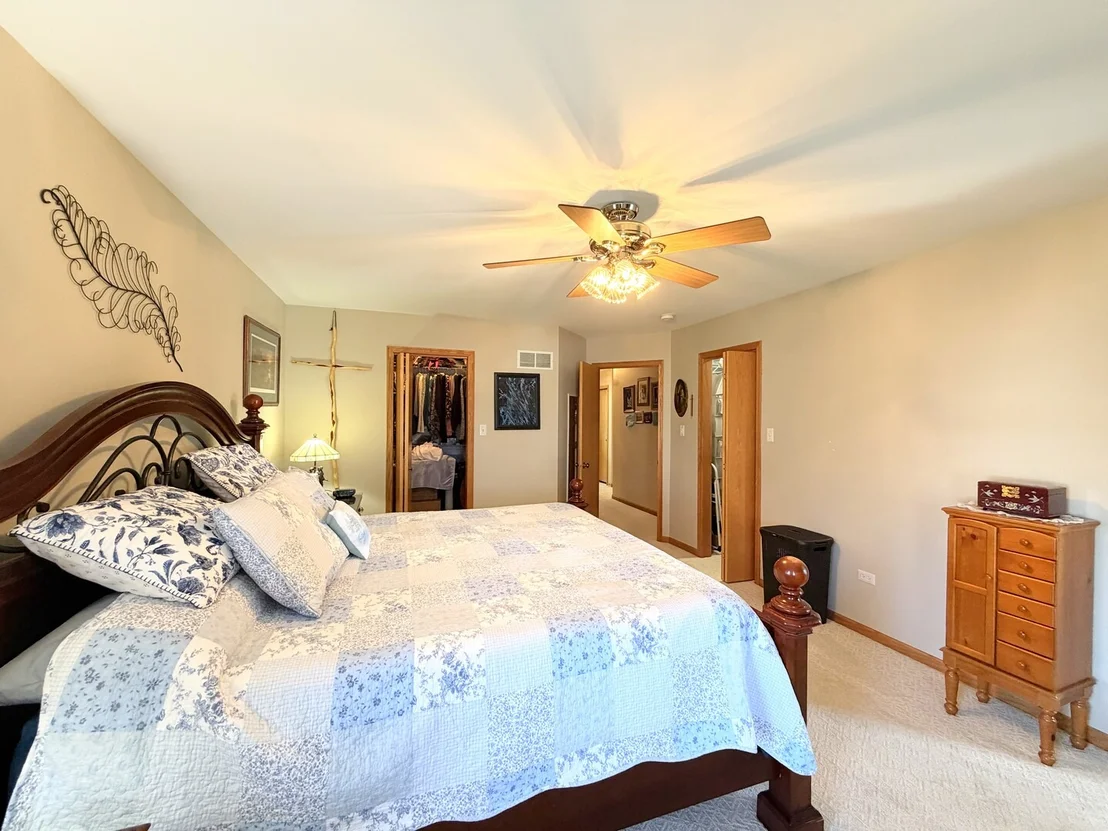 Photo of 1425 Argyle Lane N