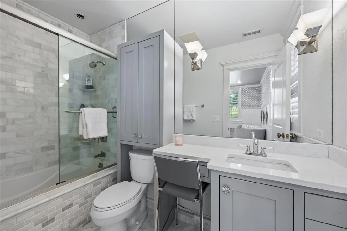 Photo of 395 Greenleaf Avenue