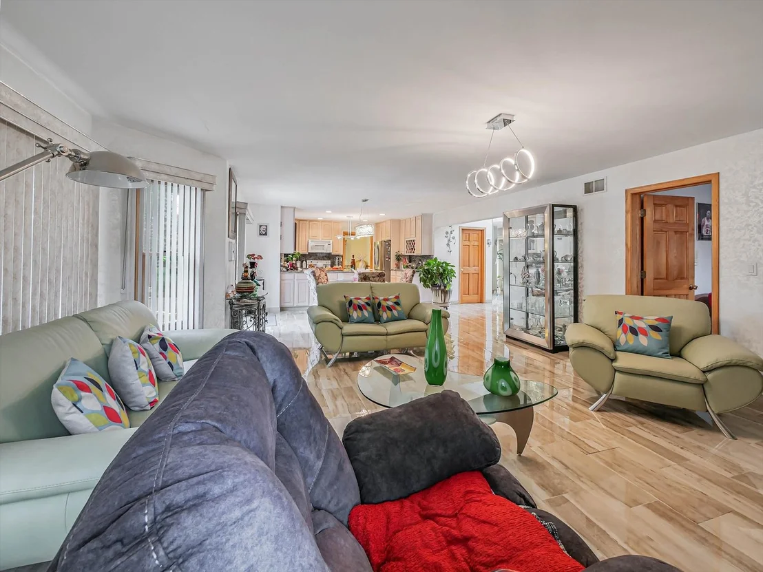 Photo of 1212 Grove Avenue