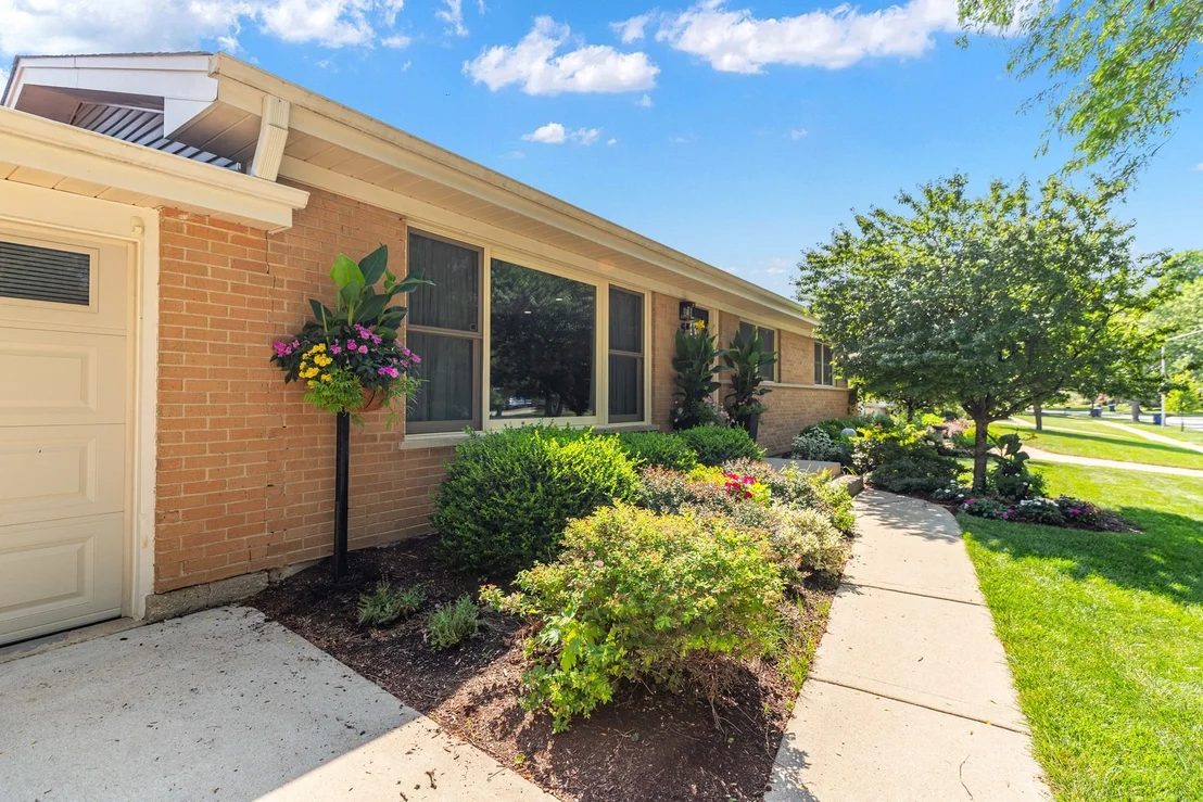 Photo of 532 MERLIN Drive