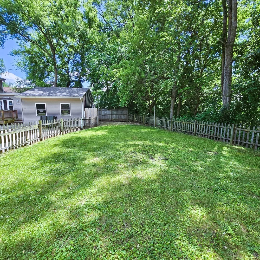 Photo of 611 Golfview Drive