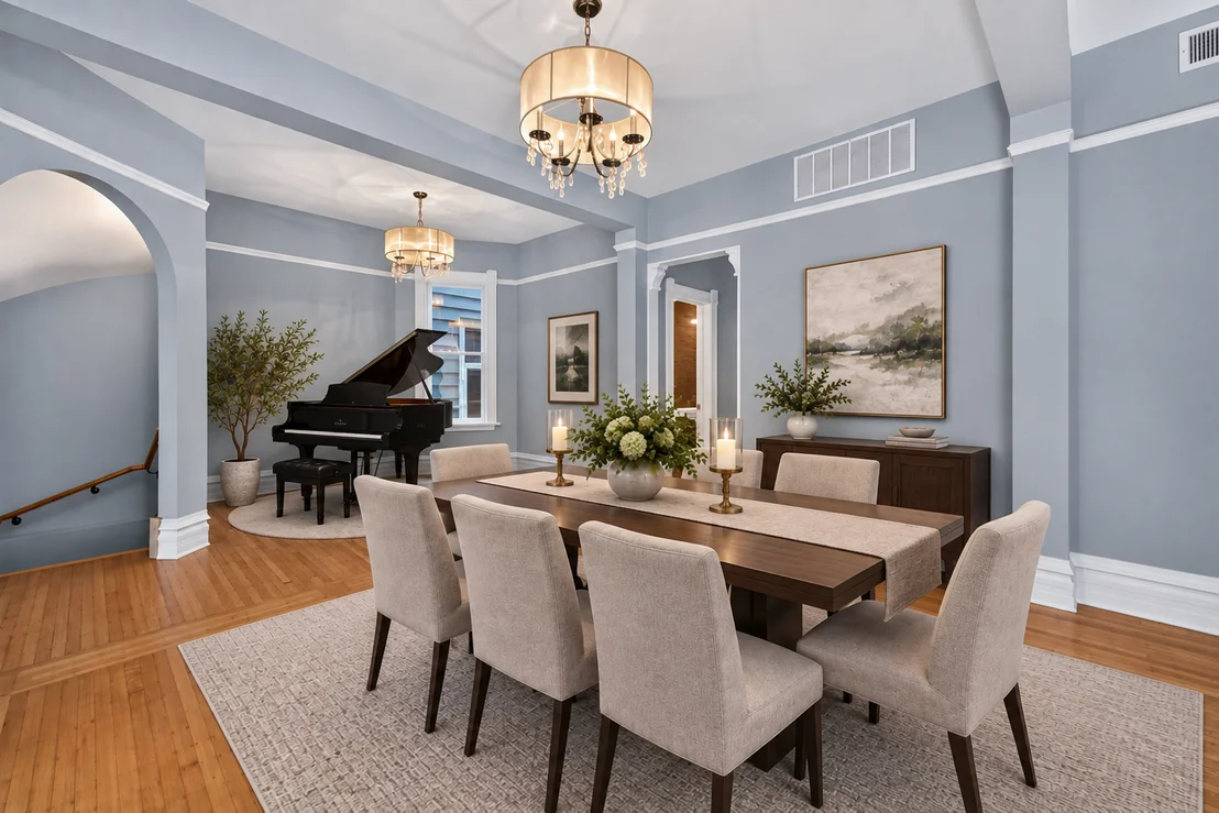 Photo of 634 W Briar Place