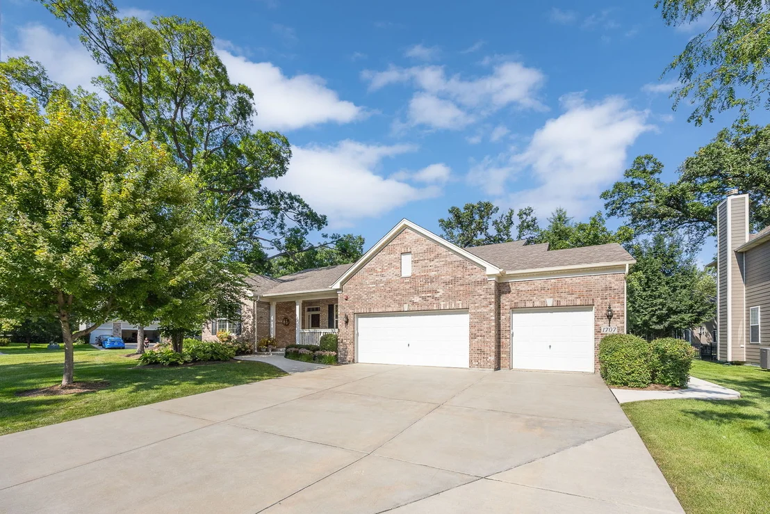 Photo of 1707 Pondview Drive