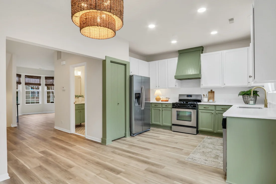 Photo of 983 Ellsworth Drive