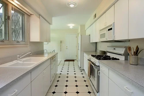Photo of 894 Poplar Lane