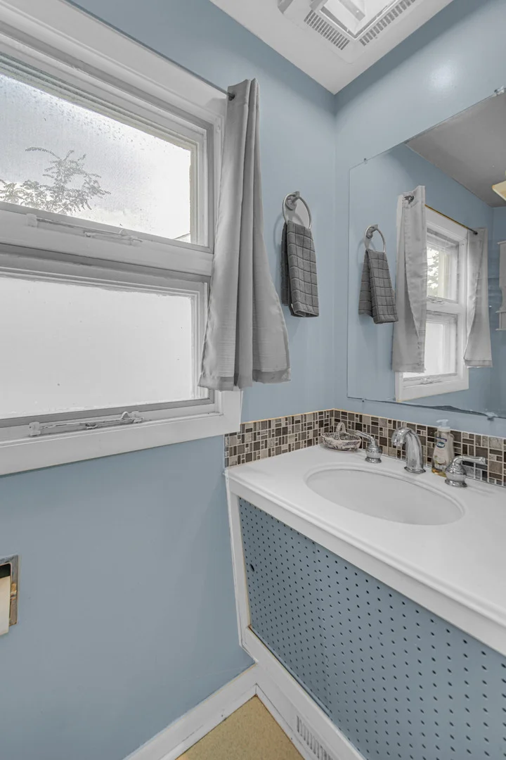 Photo of 909 Pershing Drive
