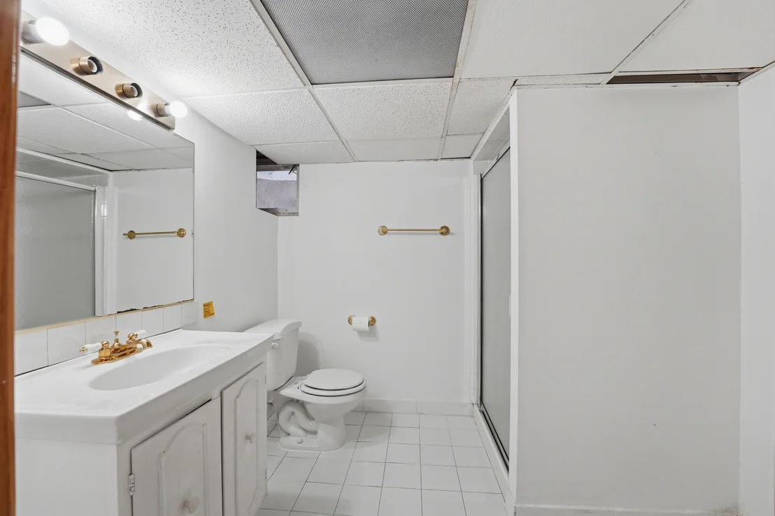Photo of 306 W Lonnquist Boulevard