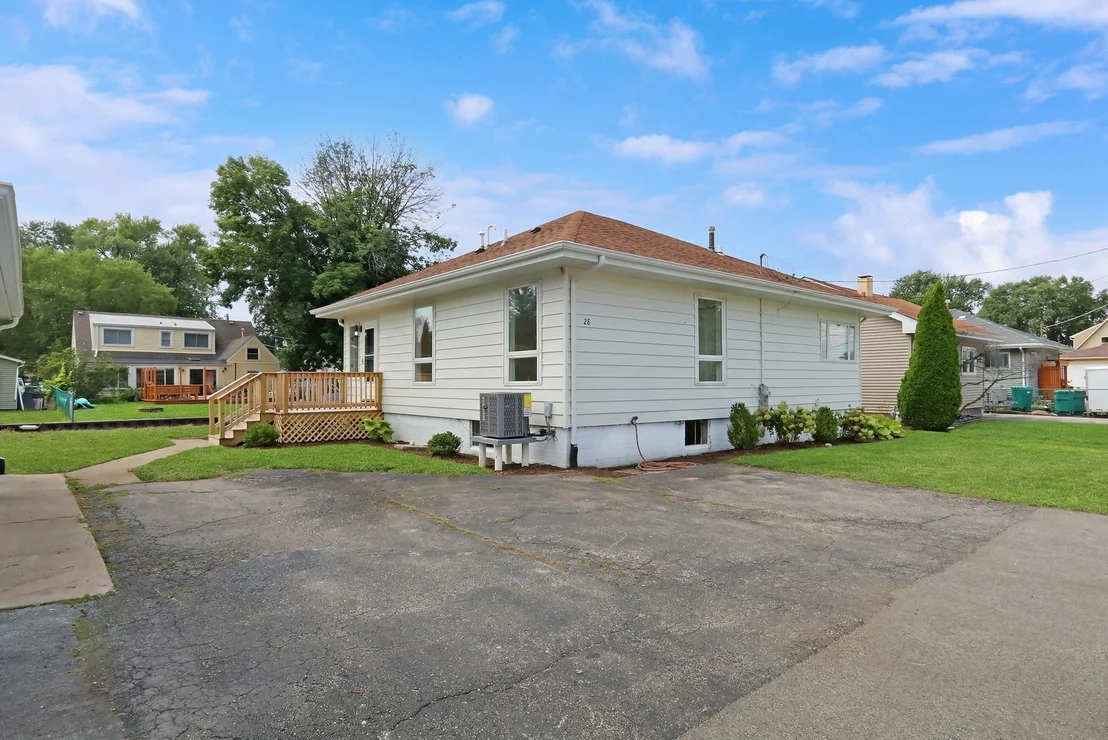 Photo of 28 Lakeside Lane