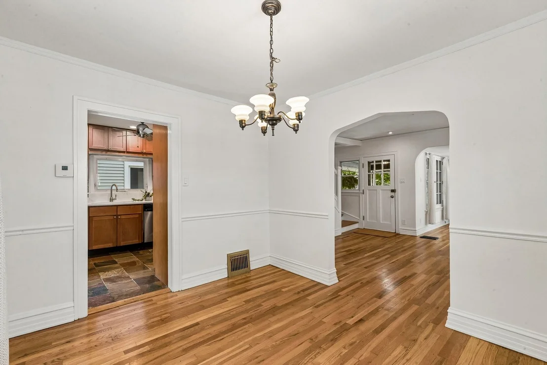 Photo of 848 Carpenter Avenue