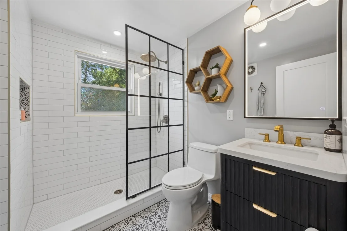 Photo of 116 W Park Drive