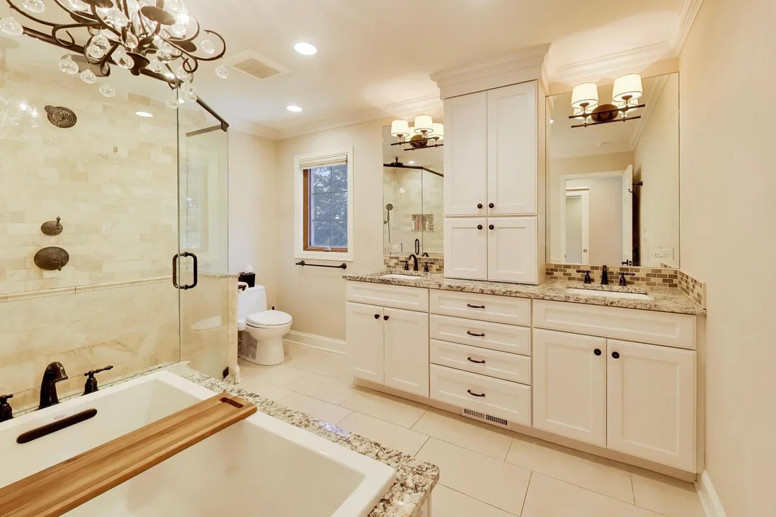 Photo of 1310 W Hampton Place