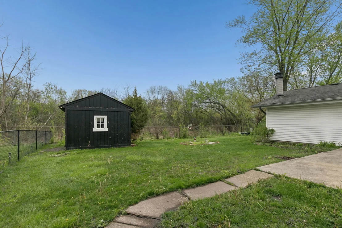 Photo of 927 Gregory Lane