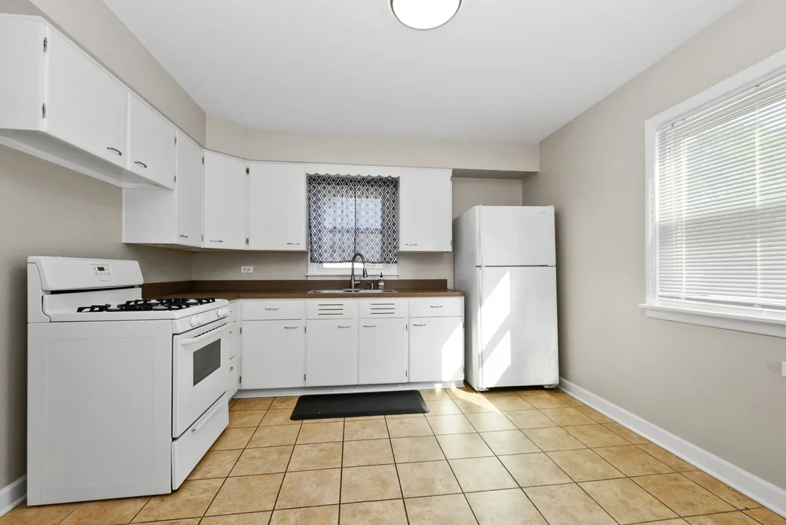 Photo of 17531 Henry Street