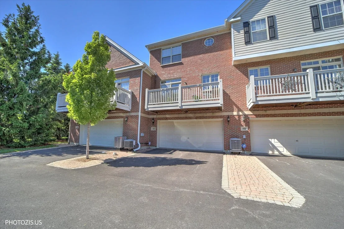 Photo of 462 Prestwick Lane
