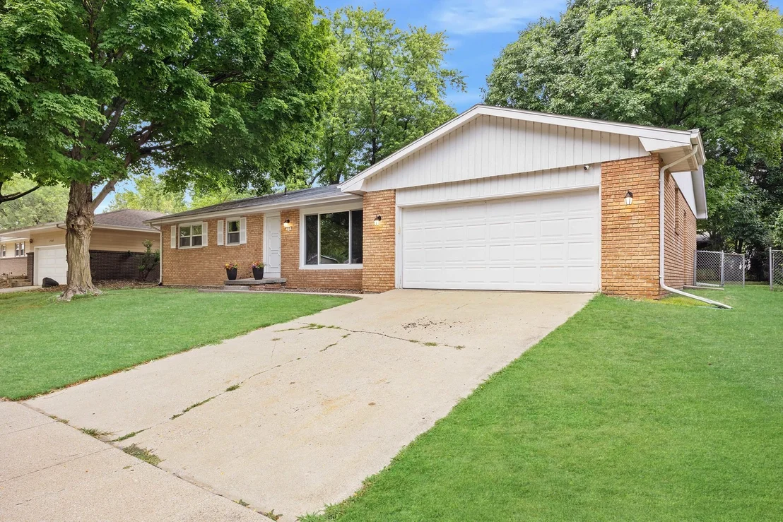 Photo of 210 Arlington Drive