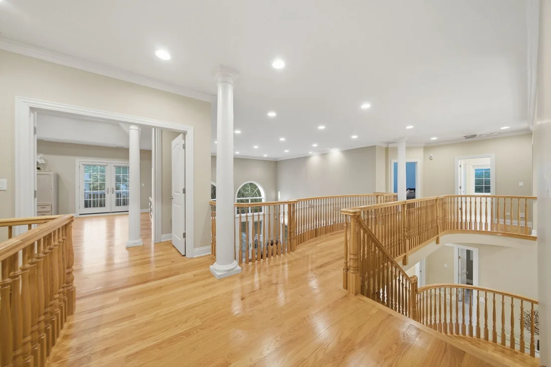 Photo of 3340 Lakeside Avenue