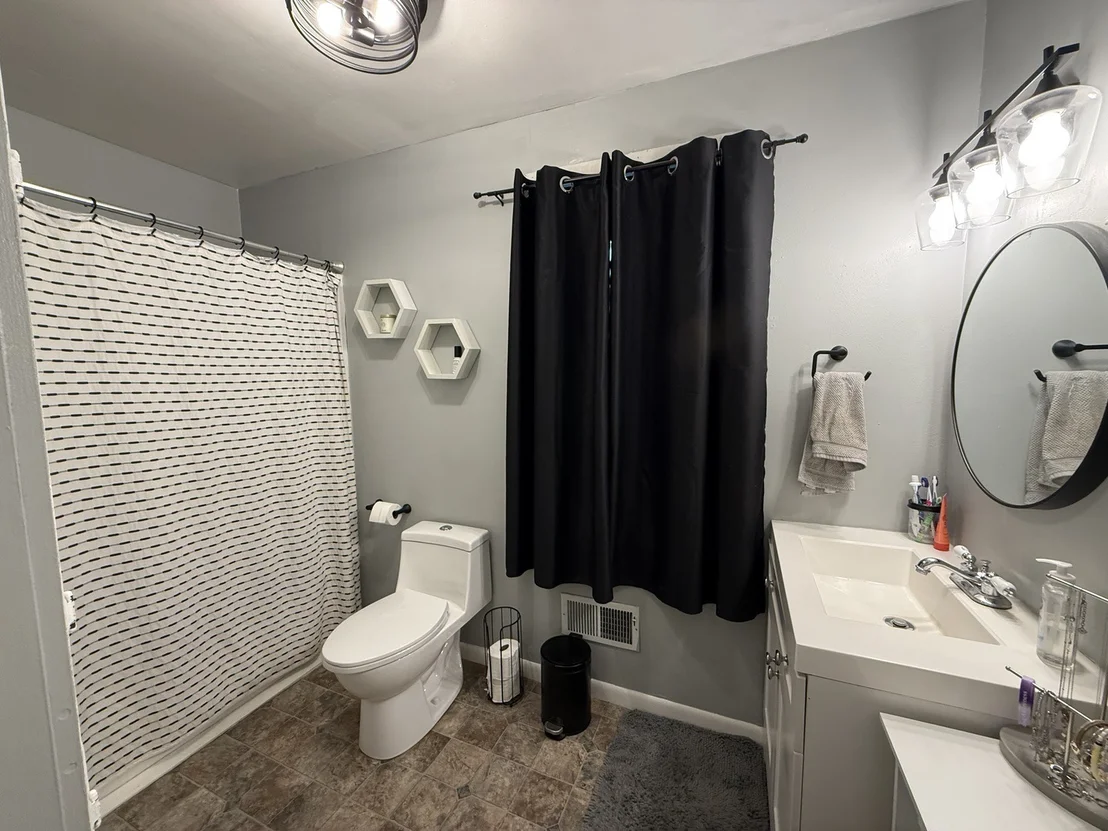 Photo of 223 N Peru Avenue