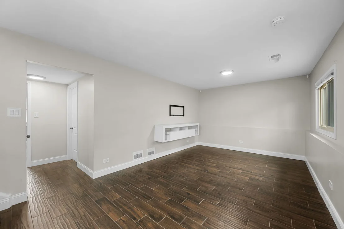 Photo of 15040 Kenton Avenue