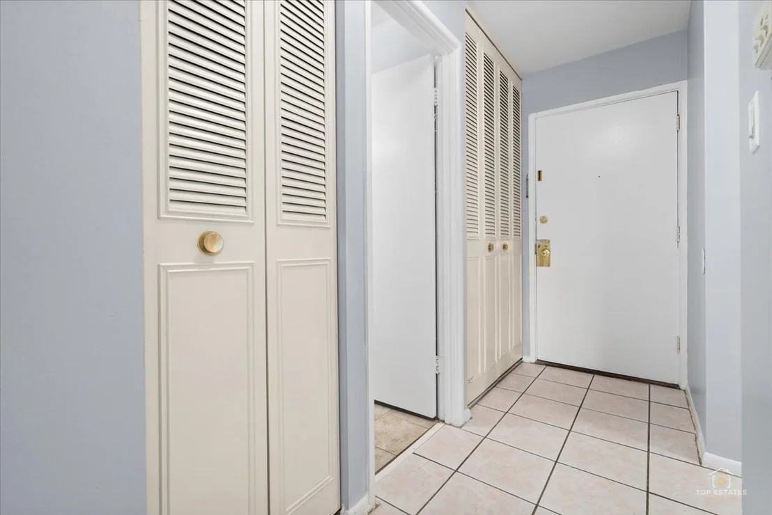 Photo of Unit 306 at 1500 Robin Circle