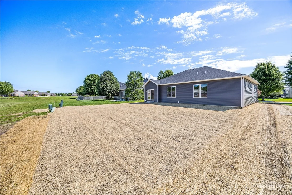 Photo of 427 Riverbend Drive