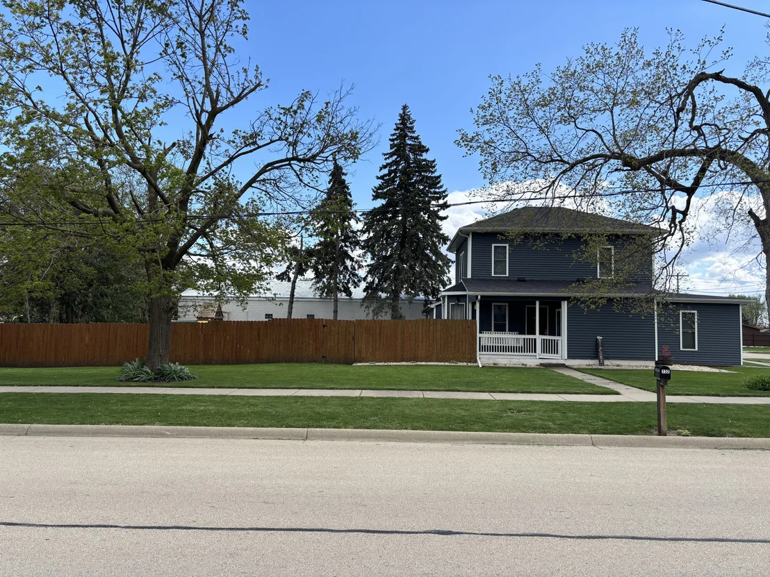 Photo of 732 W 2ND Street