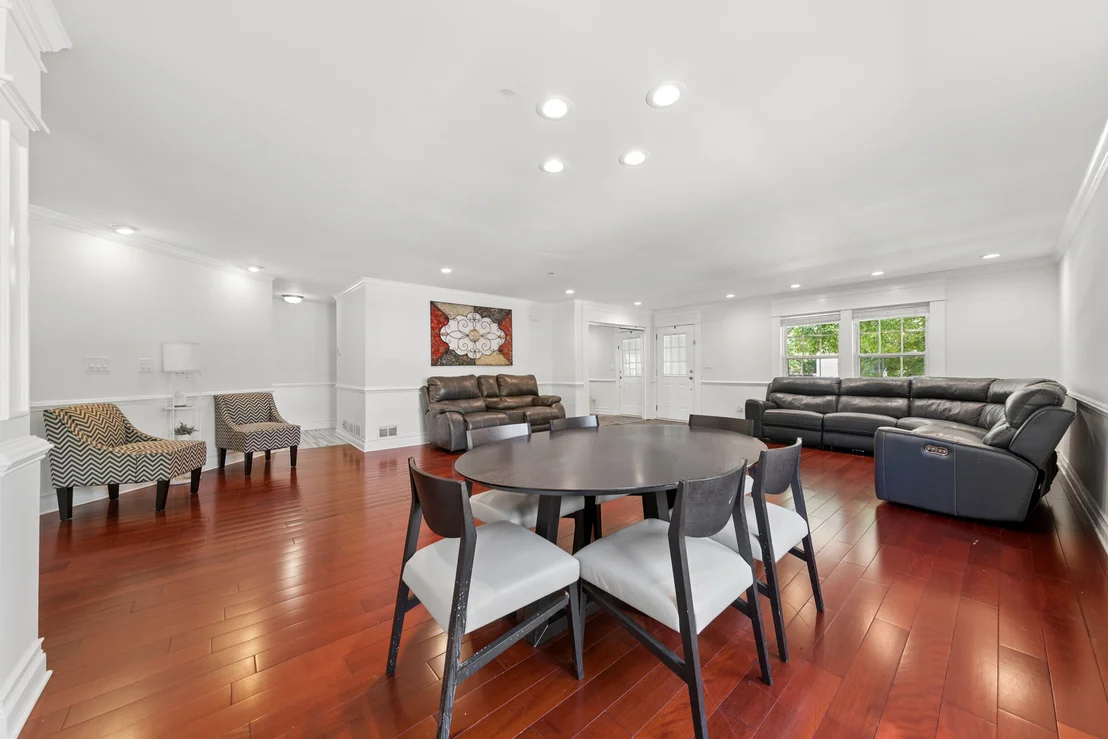 Photo of 1702 Stonegate Drive