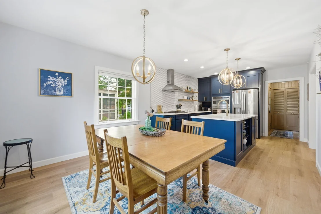 Photo of 415 N Worth Avenue