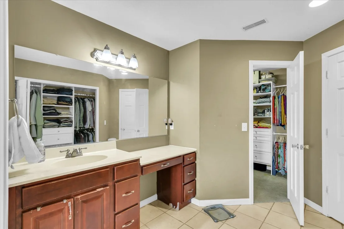 Photo of 800 Lavender Drive