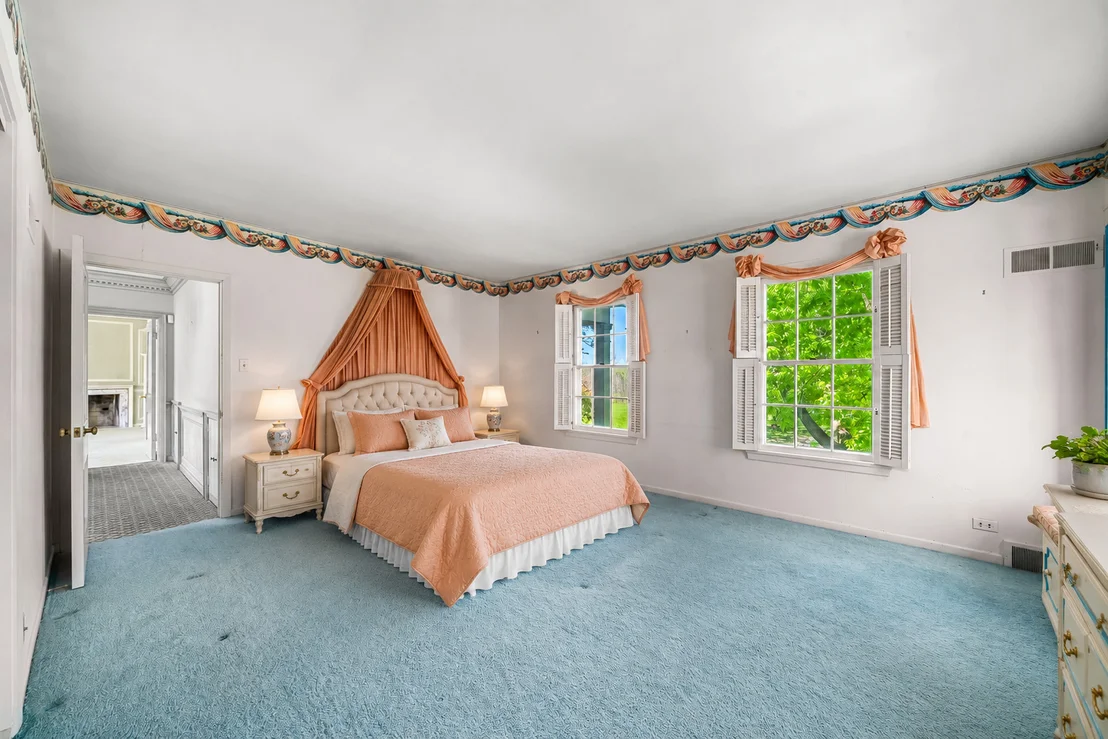 Photo of 33W451 Surrey Road