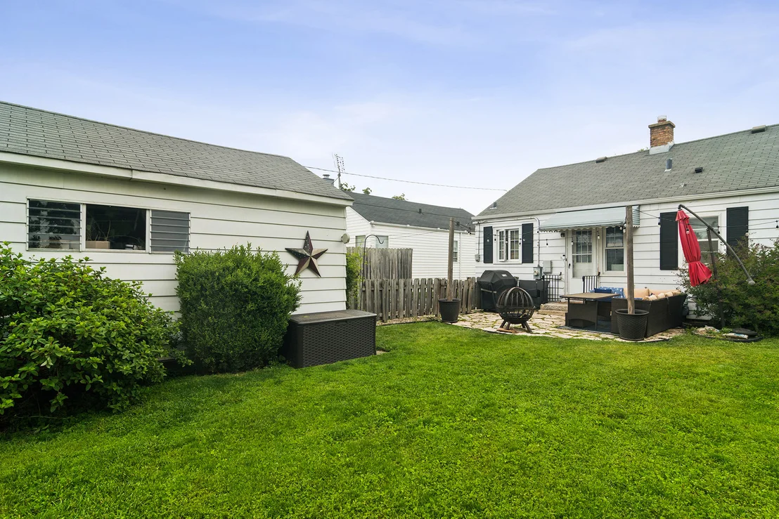 Photo of 1166 Webster Lane