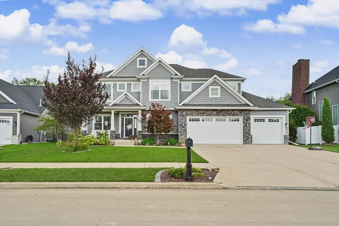 Photo of 413 Lake Falls Boulevard
