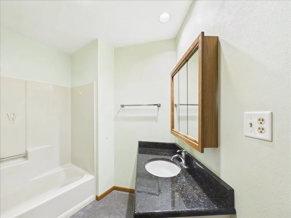 Photo of 1636 Larchmont Road
